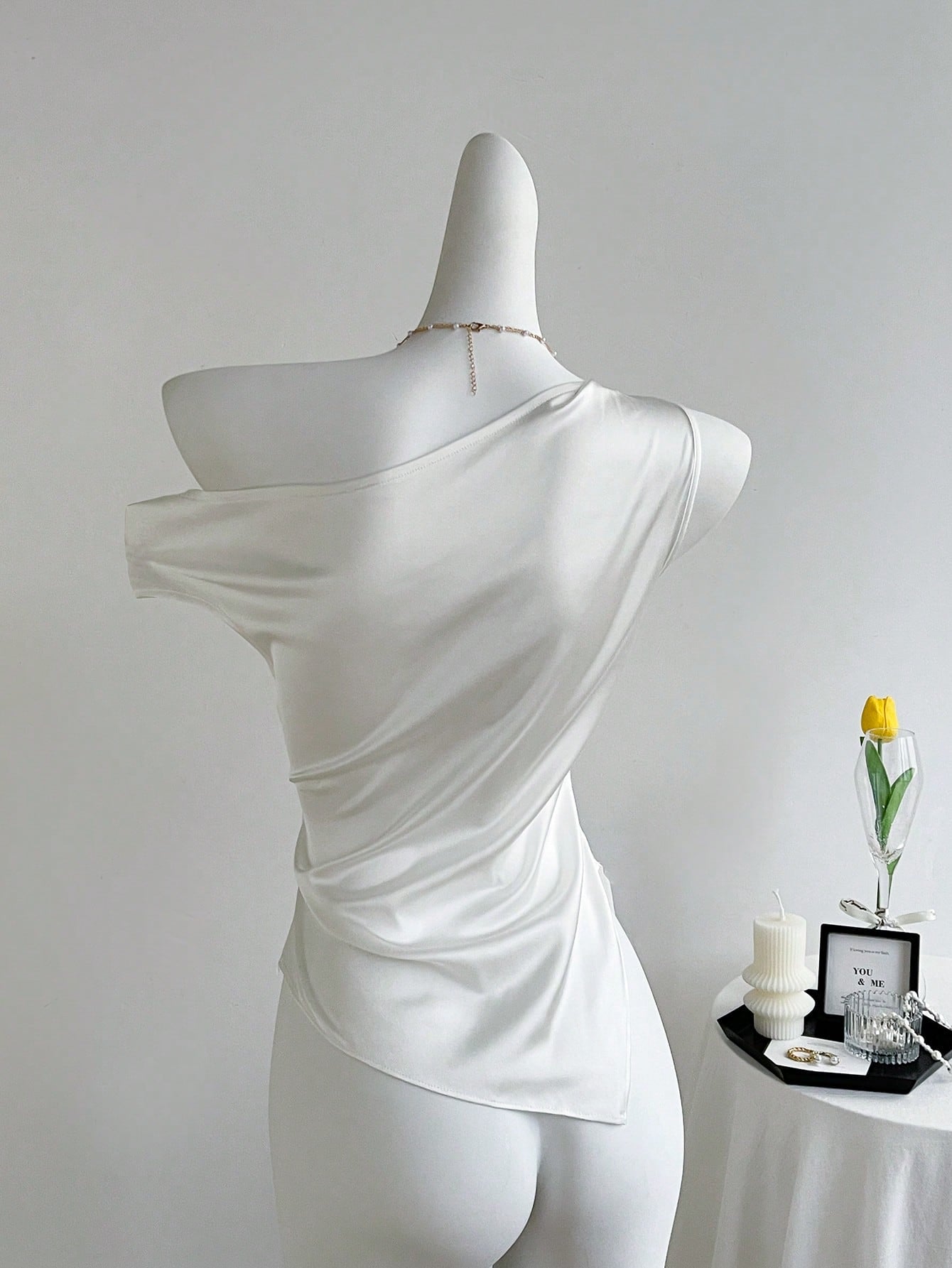 HW3482 3D Floral Oblique Collar Sleeveless Slim Fit Blouse