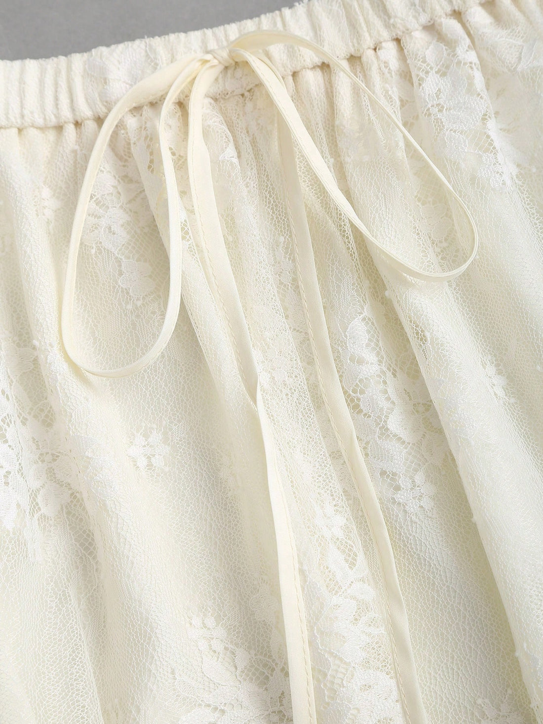 CV2024	Elegant Sweet Solid Color Lace Hem Mini Skirt